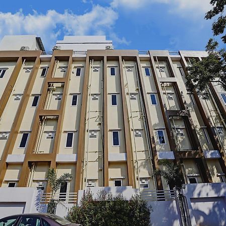 Capital O De Alphabet Kakinada Hotel Екстериор снимка