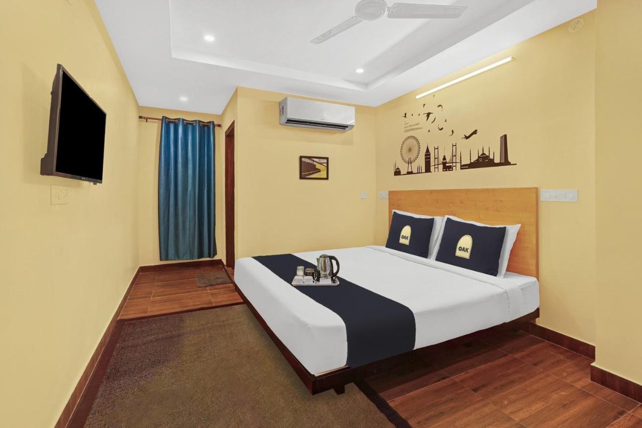 Capital O De Alphabet Kakinada Hotel Екстериор снимка