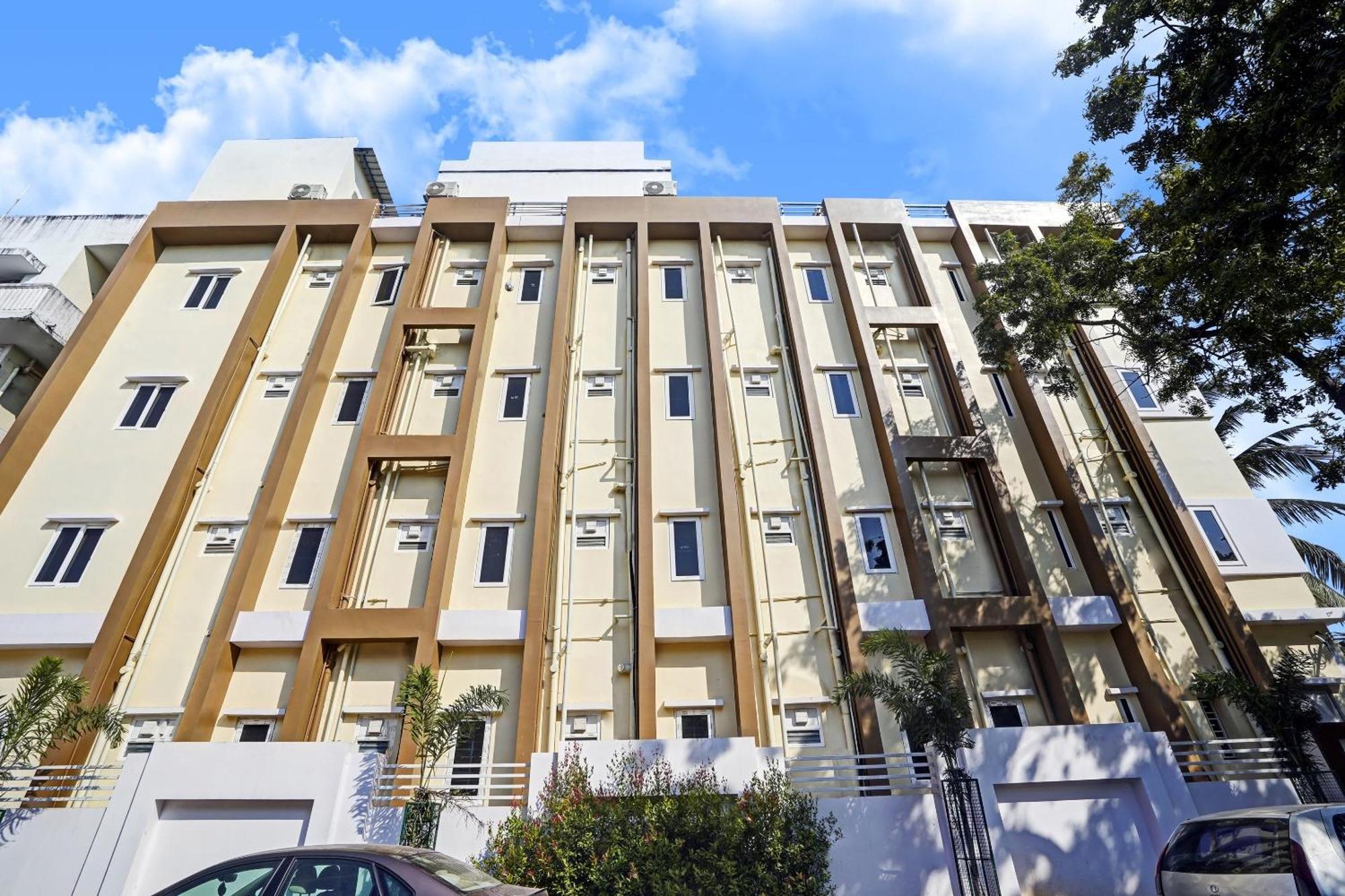 Capital O De Alphabet Kakinada Hotel Екстериор снимка
