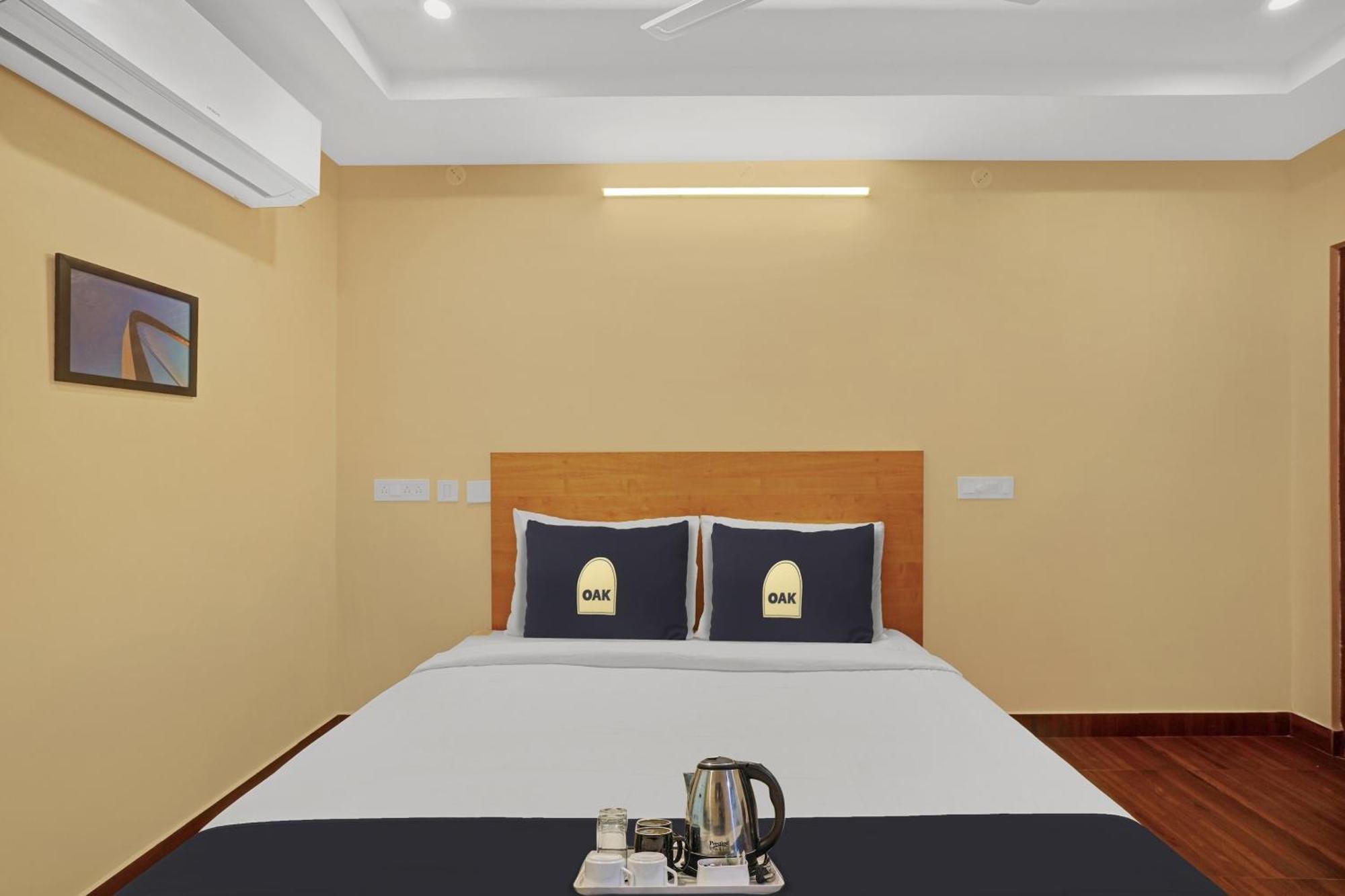Capital O De Alphabet Kakinada Hotel Екстериор снимка