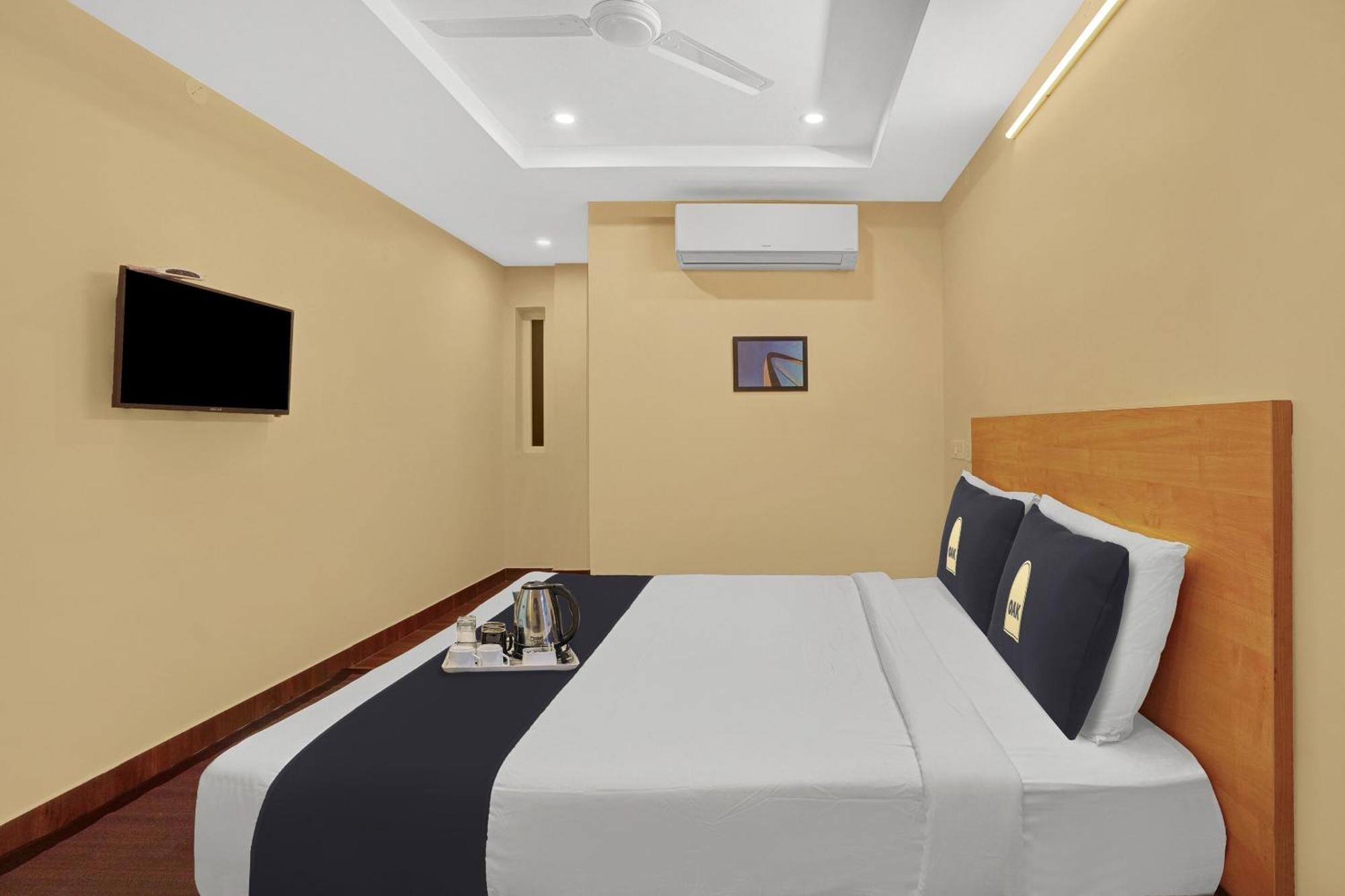 Capital O De Alphabet Kakinada Hotel Екстериор снимка