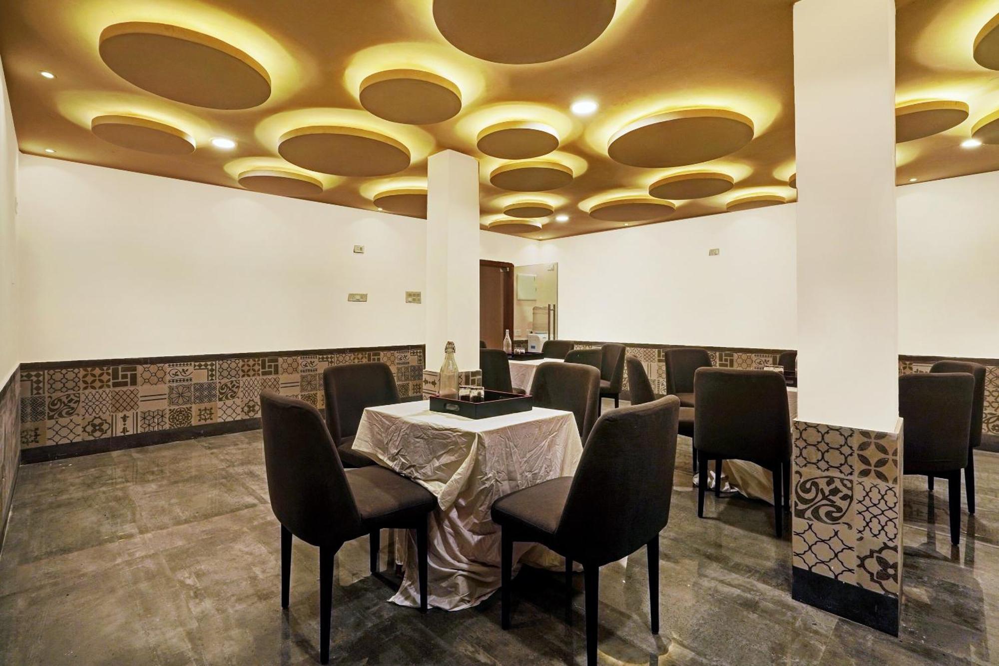 Capital O De Alphabet Kakinada Hotel Екстериор снимка