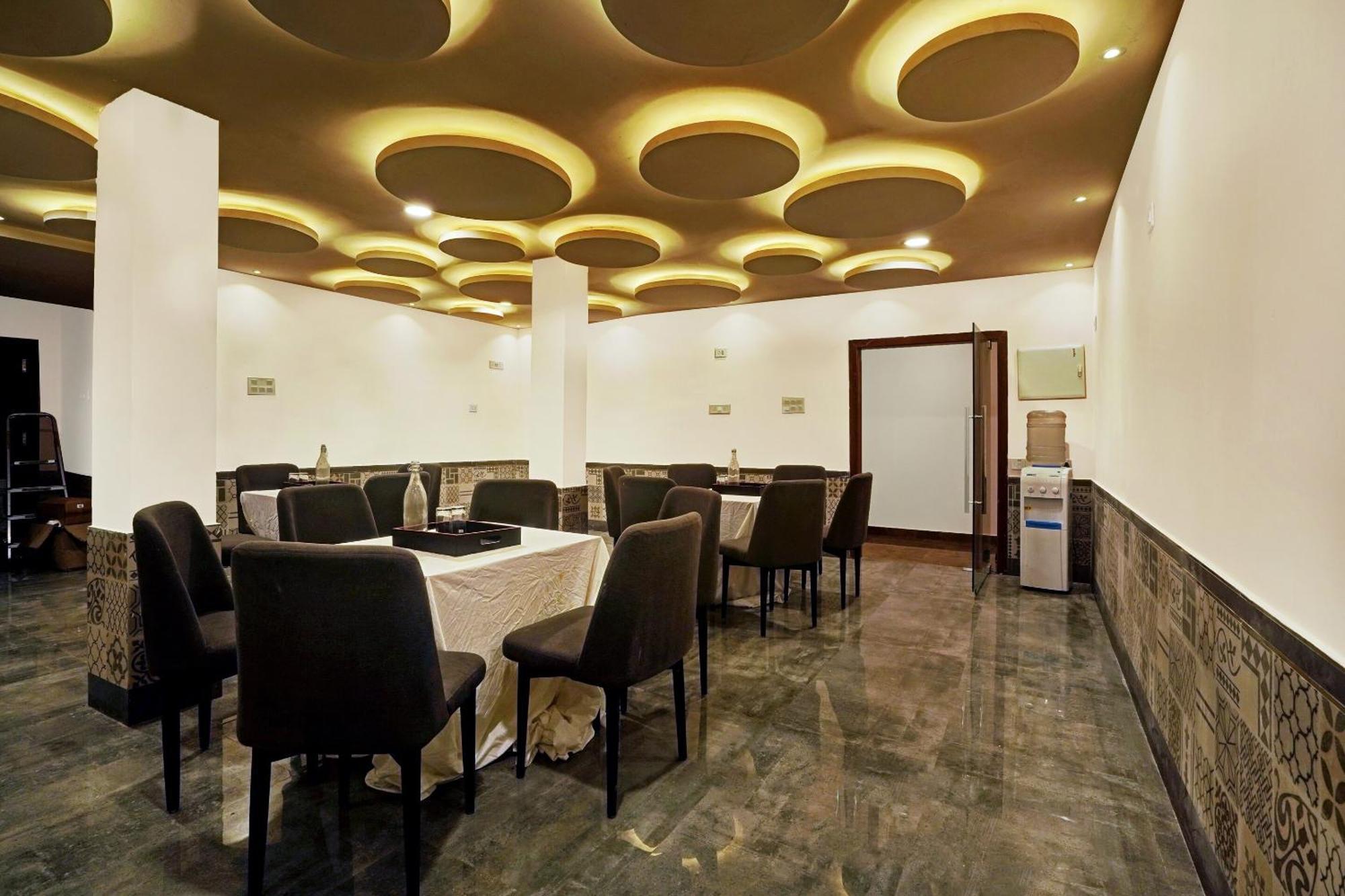 Capital O De Alphabet Kakinada Hotel Екстериор снимка